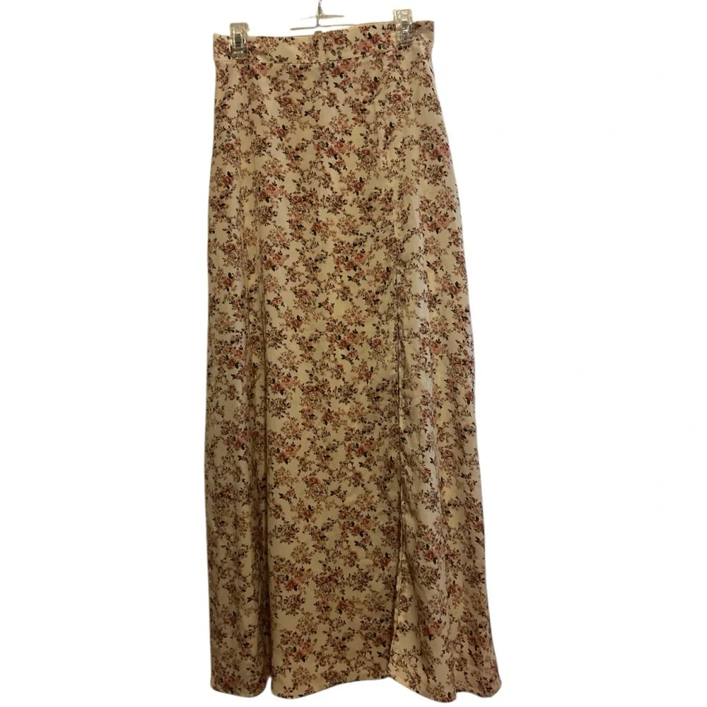 Cream and Pink Floral Maxi Skirt - Picture 3 of 7